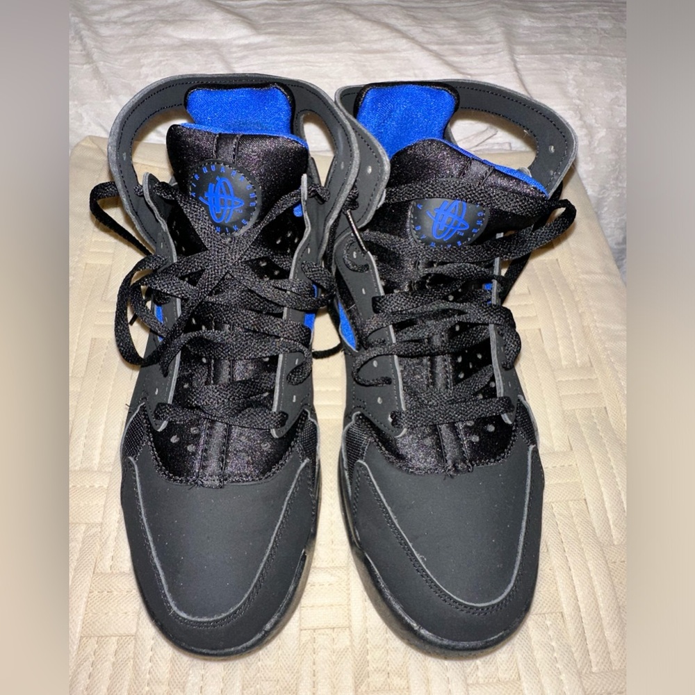 AIR FLIGHT HUARACHE
Men – Black/Lyon Blue-black: